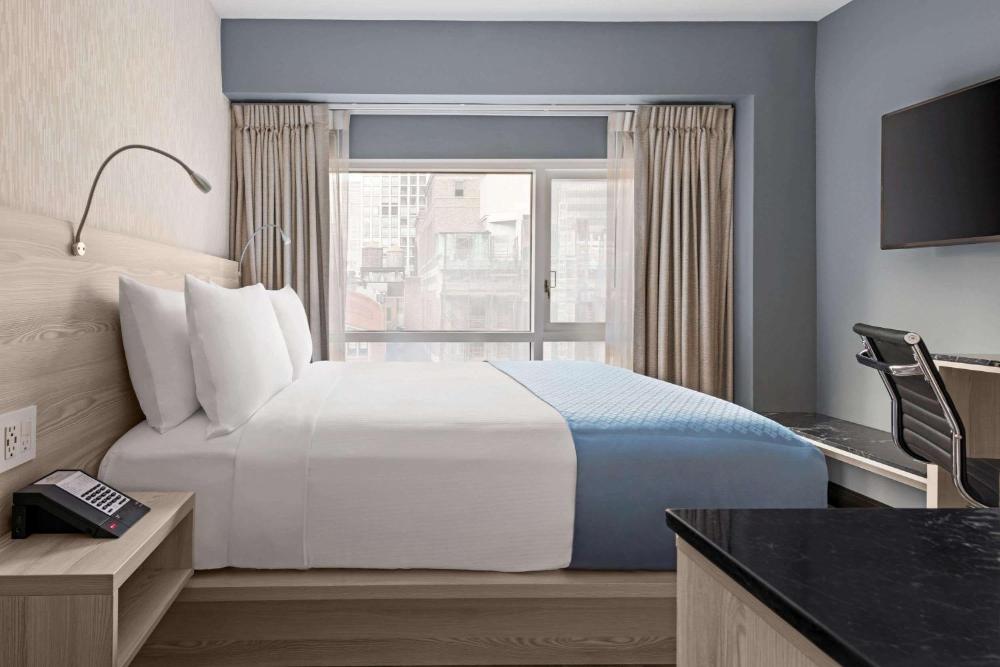 King Room with Empire View - Non-Smoking interior